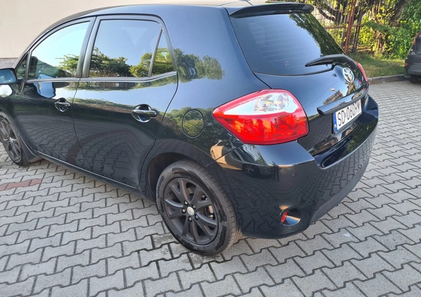 Toyota Auris cena 31900 przebieg: 163000, rok produkcji 2011 z Sławków małe 106